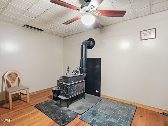 40th image of 992 Winterdale Rd