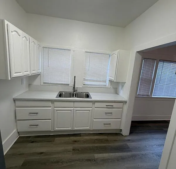 433 W 4th St #433 — Photo 7