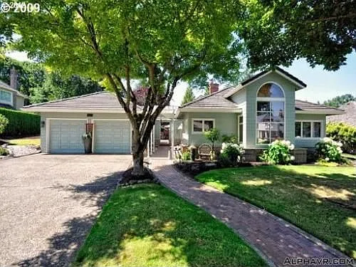 8121 SW Edgewater W photo 1