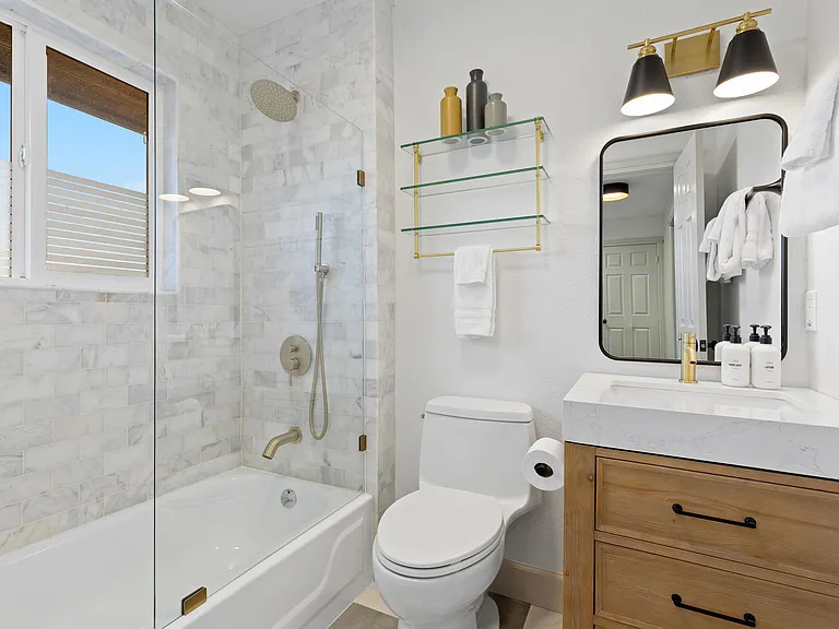 912 Meadow Creek Dr — Photo 14