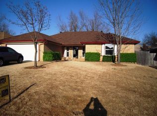 9900 Honeysuckle Rd, Oklahoma City, OK 73159