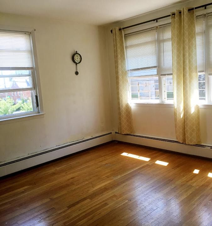 2nd image of 12502 23rd Ave #2FL