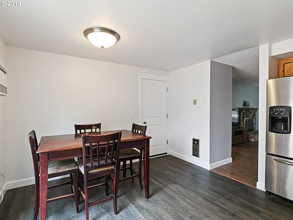 3rd image of 3515 NE 125th Ct