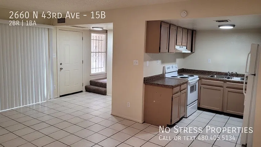 2 Bed Condo at 43rd Ave and Thomas! — Photo 3