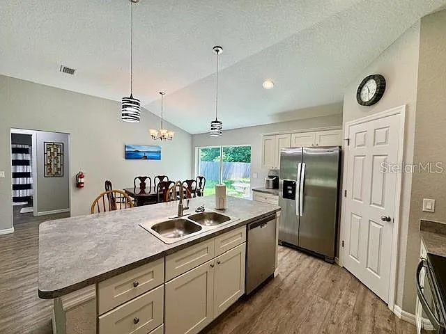 5423 NW 52nd Ave — Photo 4