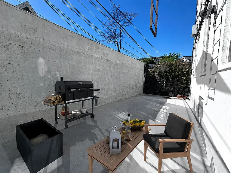200 E 8th St #1E — Photo 1