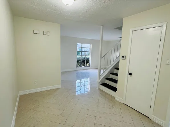 11437 Beechnut St #1437, Houston, TX 77072