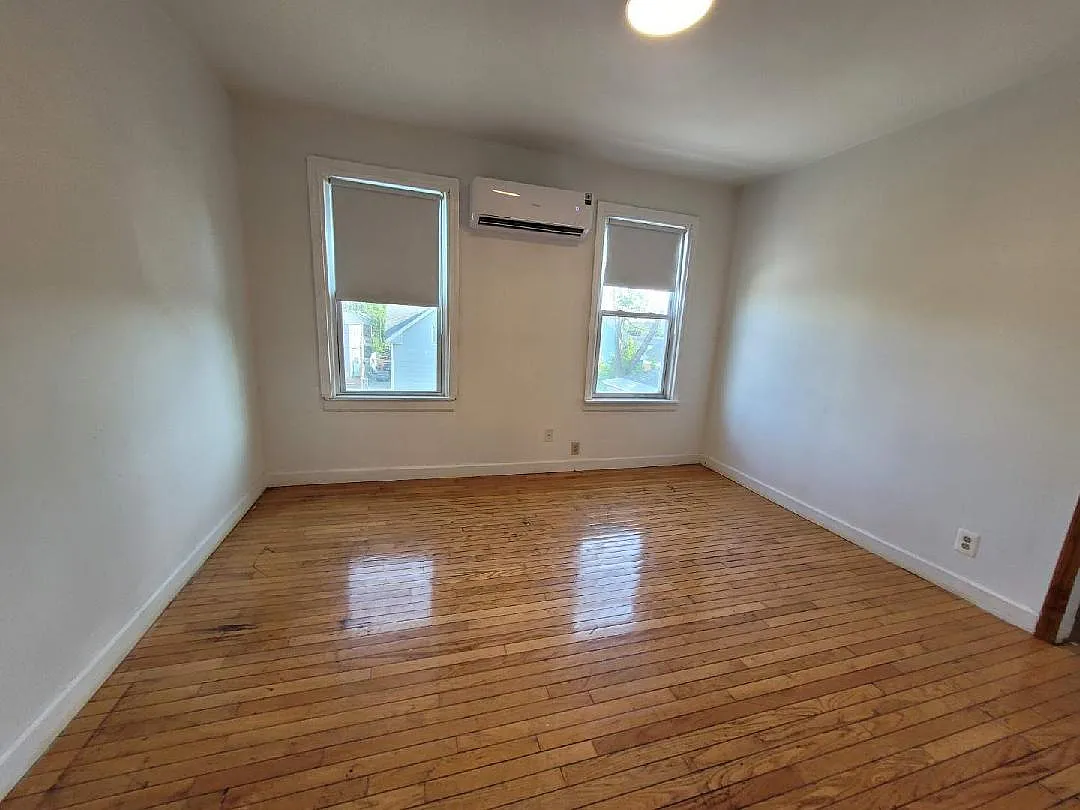 2 bed, 750 sqft, $1,950 — Photo 2
