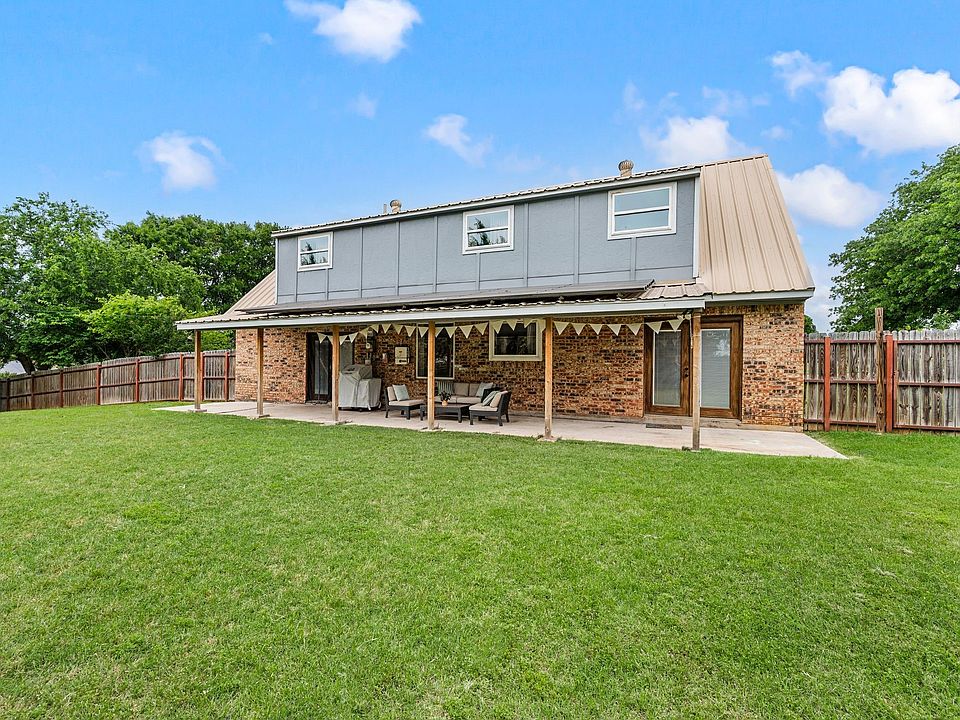 1st image of 404 Brookview Dr
