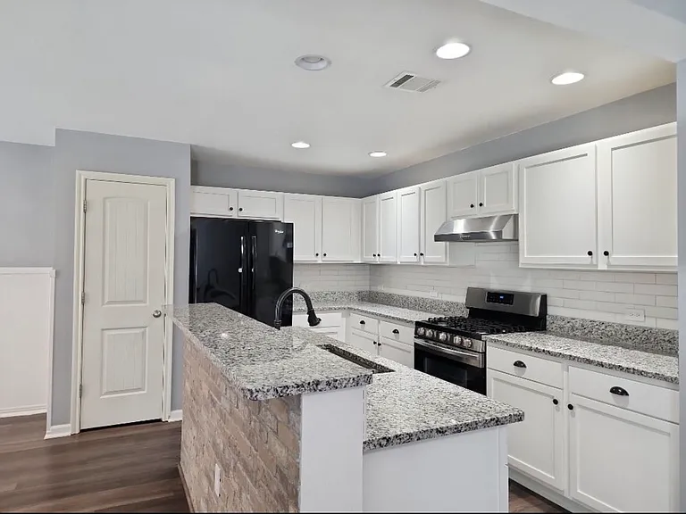 15105 Verela Dr — Photo 1