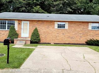 6356 Roberto Dr, Huntington, WV 25705