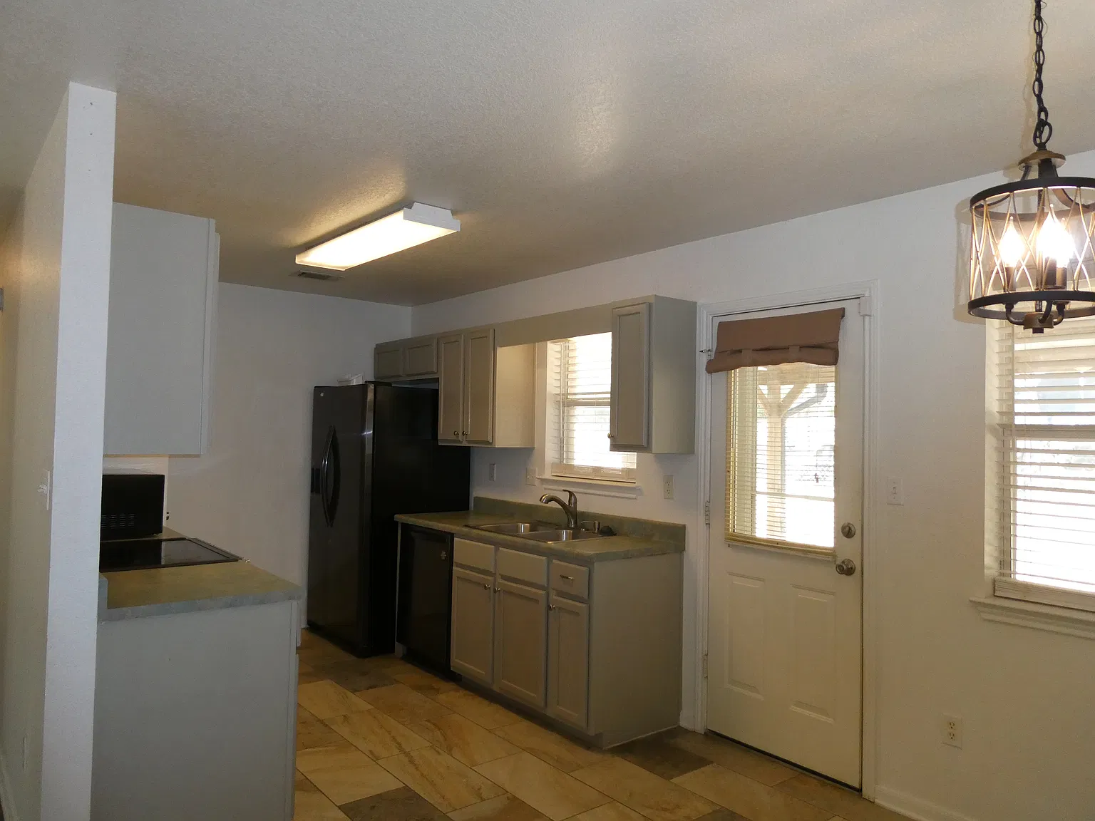 2 bed, 962 sqft, $1,050 — Photo 2