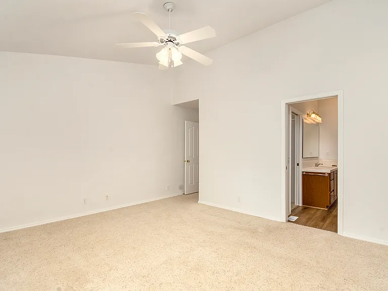2319 E Gleneagle Dr — Photo 11