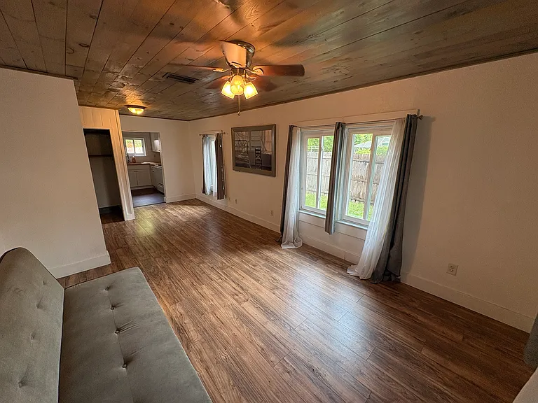 350 N Lakeview Dr #A — Photo 4