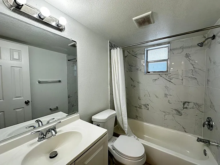 2331 Arthur St #5 — Photo 11