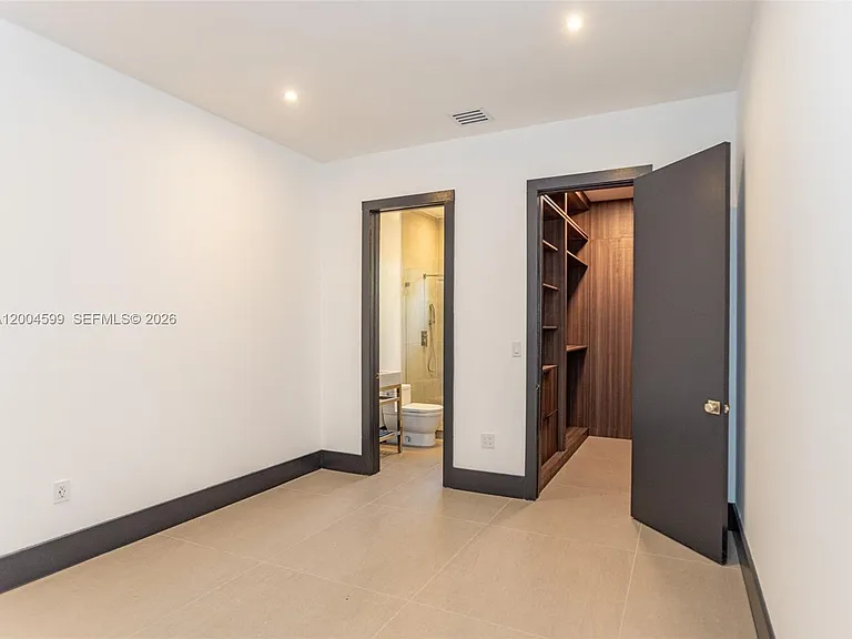 2440 N Shore Ter — Photo 39