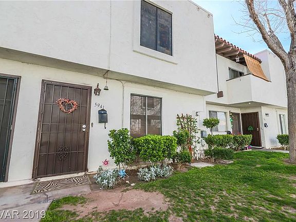 3rd image of 5941 Vegas Dr