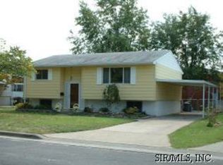 596 Mildred Ave, Wood River, IL 62095