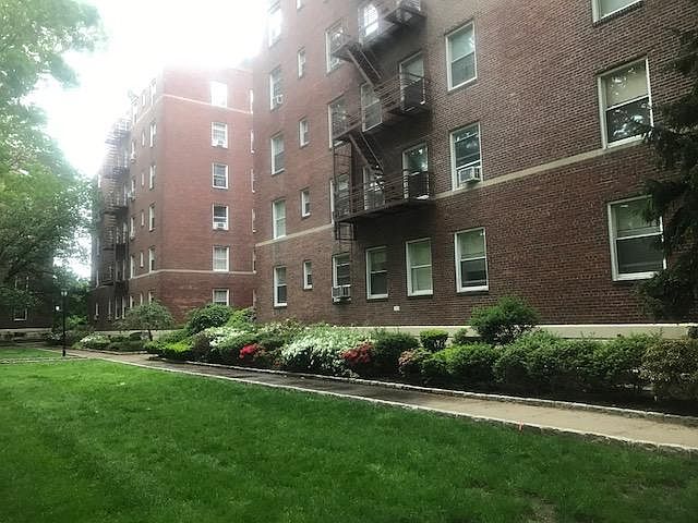 1st image of 516 Larchmont Acres APT B