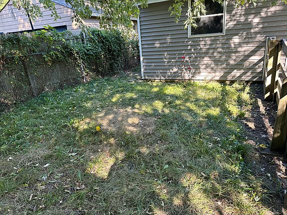 3rd image of 3885 N Pasadena St