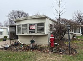301 Toucan St, Rochester, MI 48309