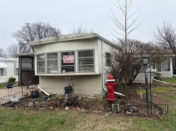 301 Toucan St, Rochester, MI 48309