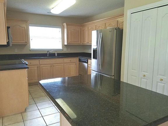 5th image of 1614 Woodlawn Way