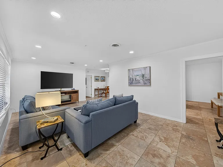 4431 NE 28th Ave — Photo 15