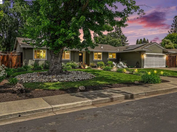 131 Brookside Pl, Danville, CA 94526