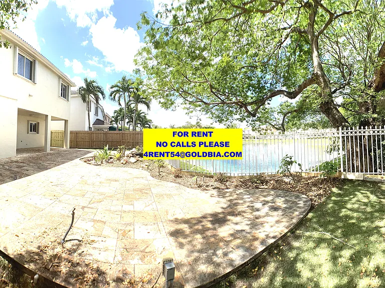 5454 NW 109th Ct — Photo 4
