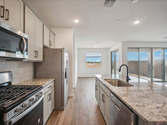 Wales Ranch - Marigold Interior Image 4