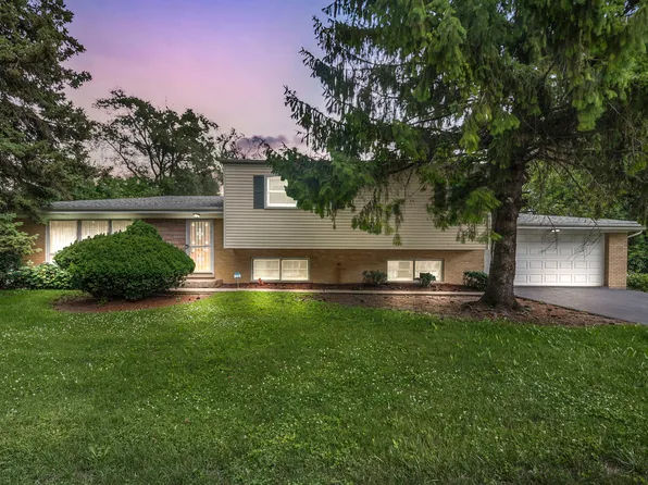 2125 Sprucewood Ave, Des Plaines, IL 60018