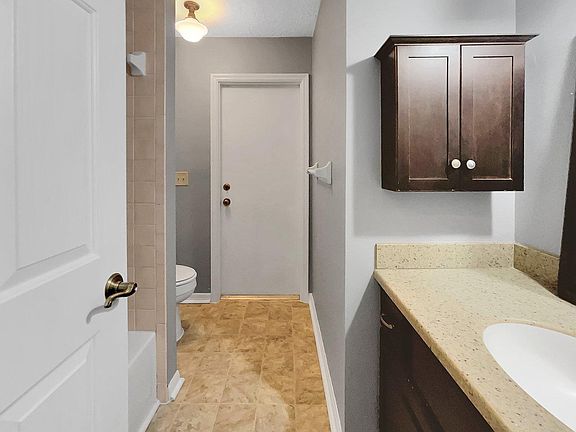 4th image of 32916 Indian Woods Dr