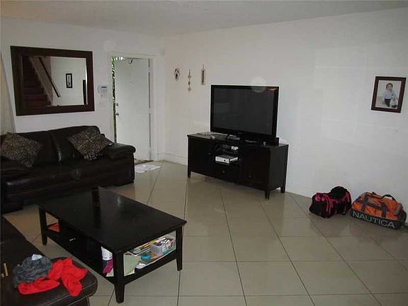 3rd image of 5245 SW 40th Ave