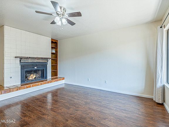 2nd image of 8255 N Oracle Rd #Road105