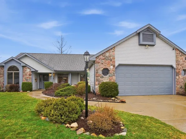 8609 Summerset Pl, Fort Wayne, IN 46825