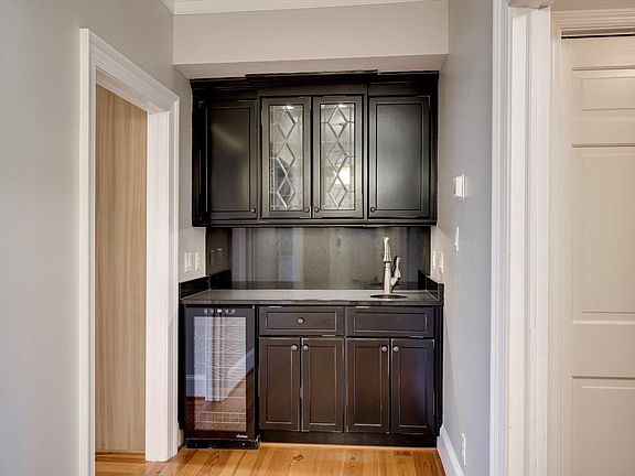 4th image of 4 Indian Cove Road