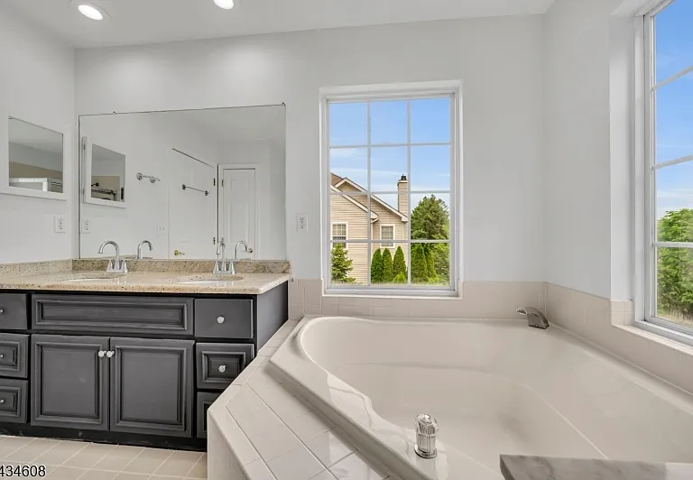 63 Albert Ct — Photo 28