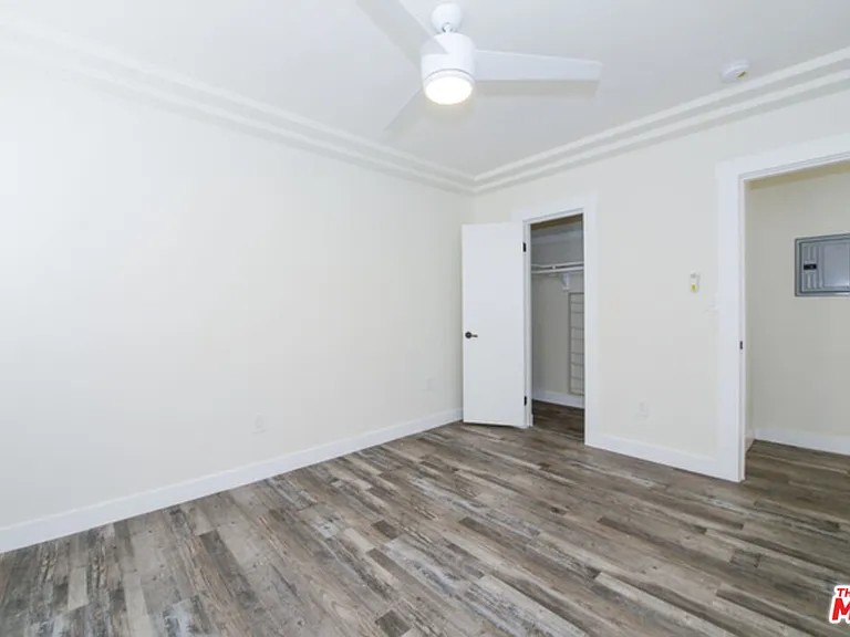 520 W 82nd St #524-1/4 — Photo 17