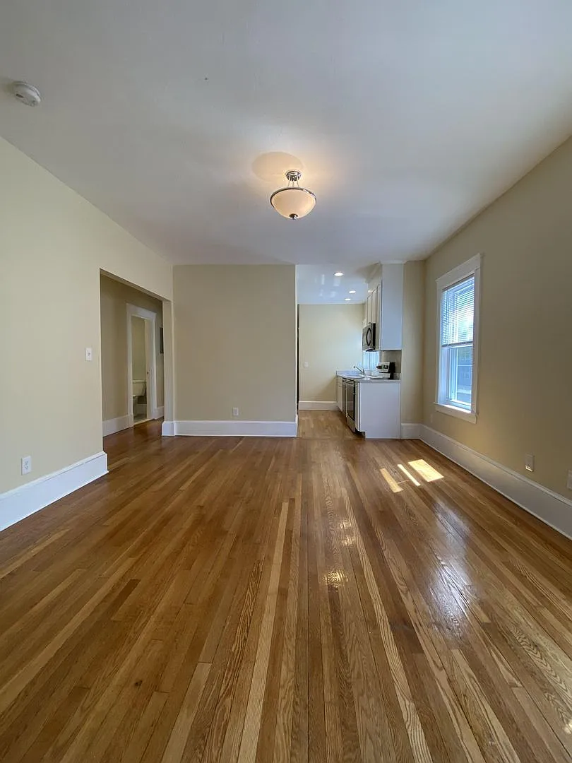 305 Tappan St — Photo 2