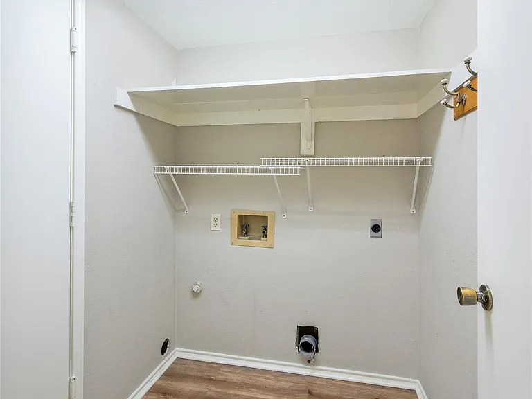 3404 Napolean Ct — Photo 5