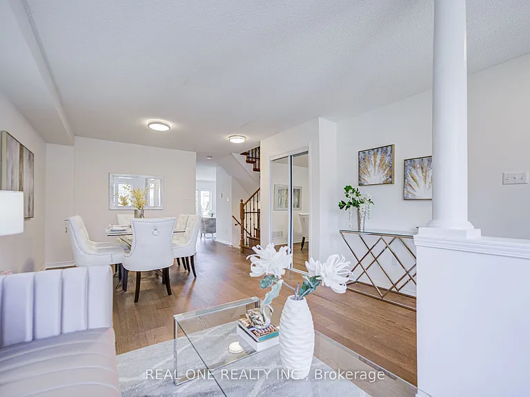 65 Westcliffe Cres — Photo 7