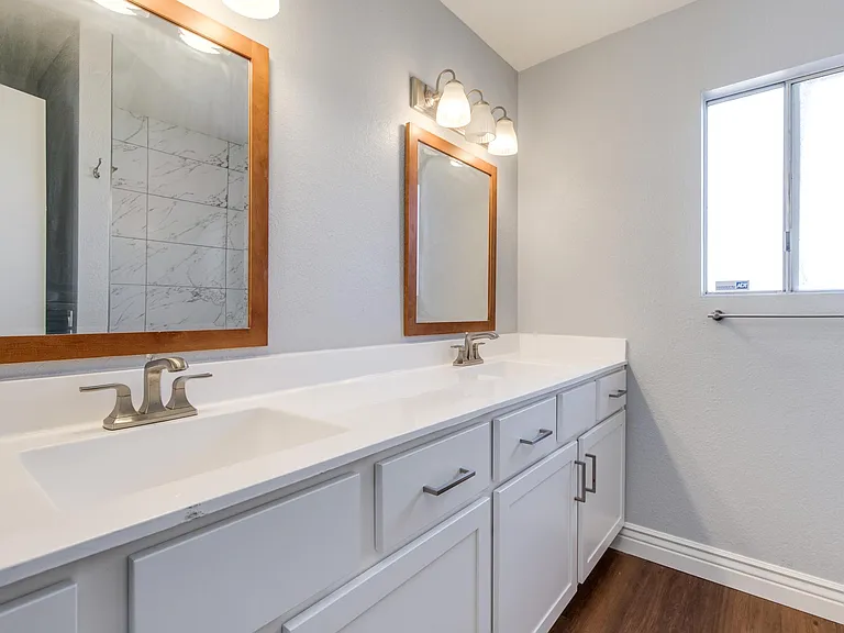 708 E Aire Libre Ave — Photo 12