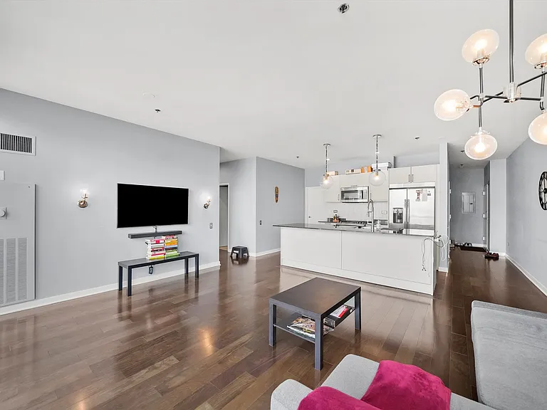 653 N Kingsbury St #1207 — Photo 9