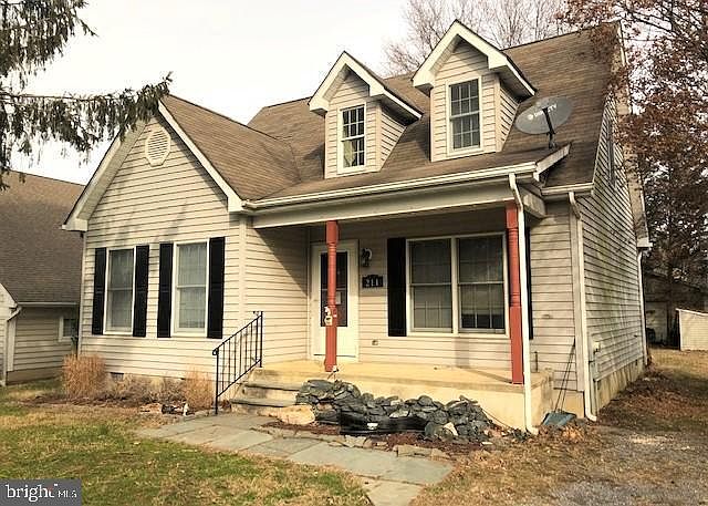 1st image of 211 Melvin Ave