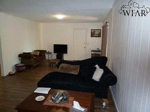 2nd image of 2406 N Leighton Cir