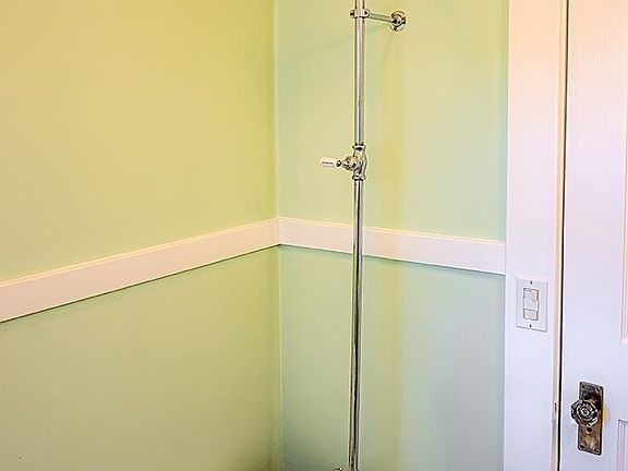2nd image of 505 Alcatraz Ave APT 5