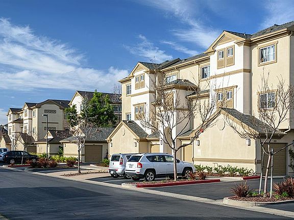 Sycamore Bay Apartments