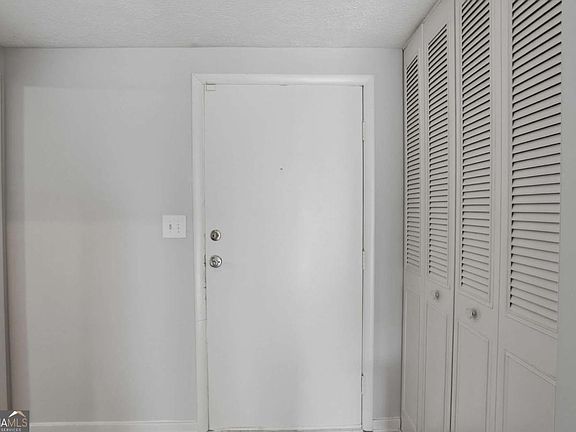 2nd image of 115 Kings Ridge Dr