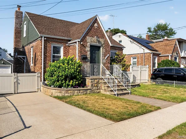 125 William Street, Valley Stream, NY 11580